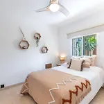 Βίλα New Beachside With Private Pool