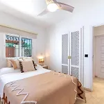 Βίλα New Beachside With Private Pool Μαρμπέλλα