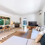Βίλα New Beachside With Private Pool Μαρμπέλλα