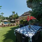 New Beachside With Private Pool * Μαρμπέλλα