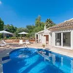 New Beachside With Private Pool Μαρμπέλλα