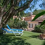 New Beachside With Private Pool * Μαρμπέλλα