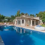 Βίλα New Beachside With Private Pool Μαρμπέλλα
