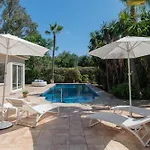 New Beachside With Private Pool Μαρμπέλλα