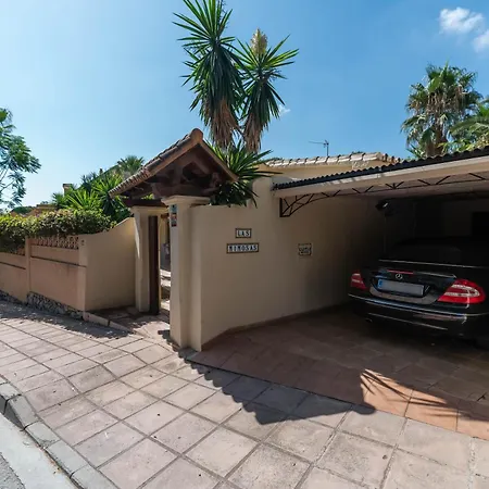 New Beachside With Private Pool * Μαρμπέλλα