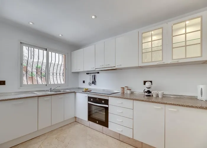 New Beachside With Private Pool