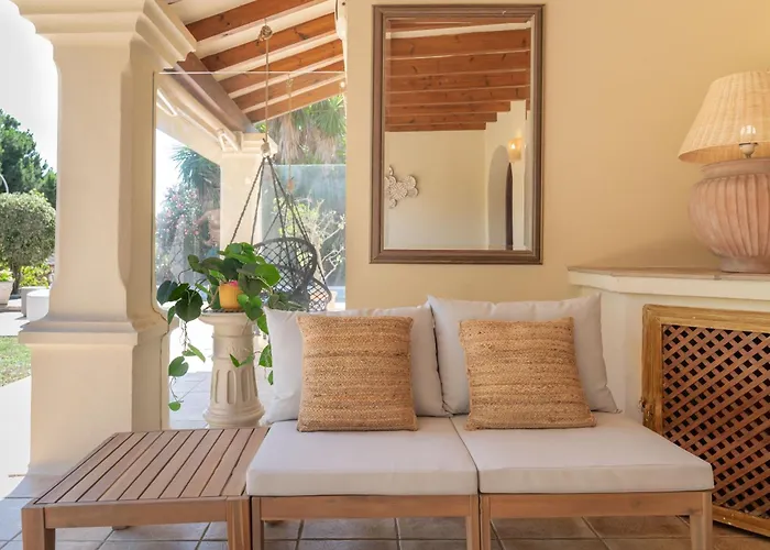 New Beachside With Private Pool