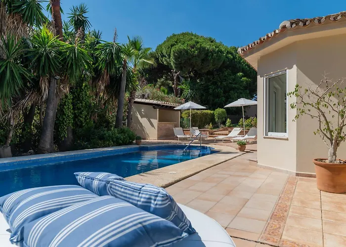 Villa New Beachside With Private Pool *