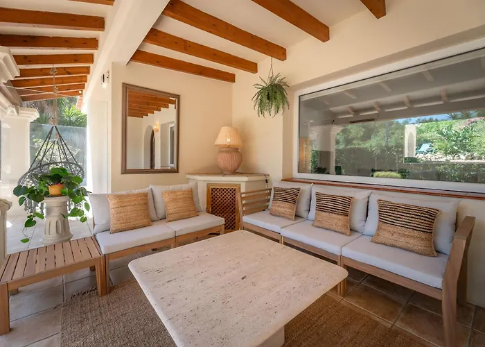New Beachside With Private Pool *